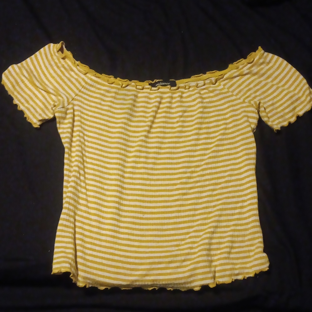 Yellow and white Ambiance Short sleeve shirt on the shoulder or off the shoulder